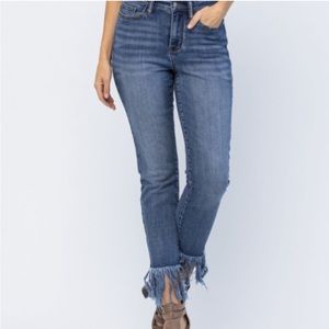 Judy Blue Relaxed Fit Jeans With Frayed Hem